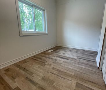 For Lease - 241 Elm Avenue, Georgina, Ontario - Photo 2