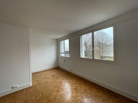 Location Appartement 1 pièce 37m² - Photo 3