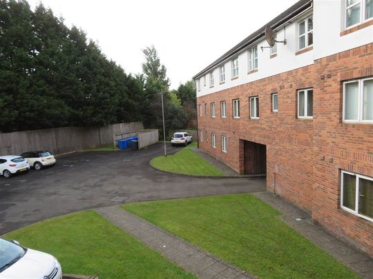 Apt 6 15 St Annes Road, Blacks Road, Belfast, BT10 0PQ - Photo 1