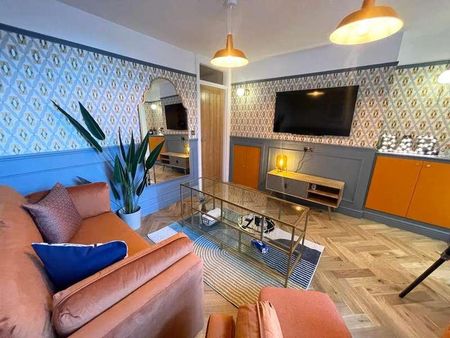 All Ensuites // Luxury Bed // Boultham Ave // Sept, LN5 - Photo 3