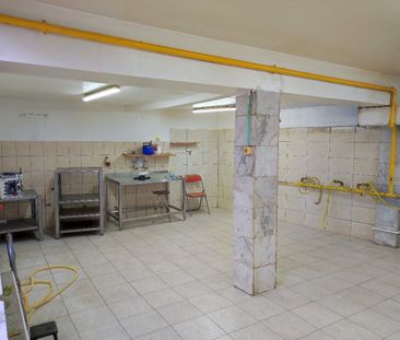 Inchiriez casa la curte zona Delfinului-Pantelimon - Photo 2