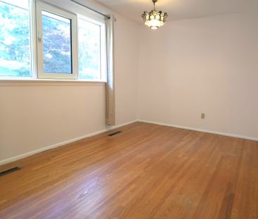 For Lease - 1364 Avonbridge Drive, Mississauga, Ontario - Photo 3