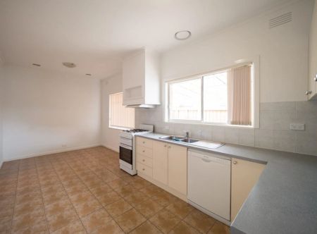 Perfect Two Bedroom Package Close To Everything! - Photo 4