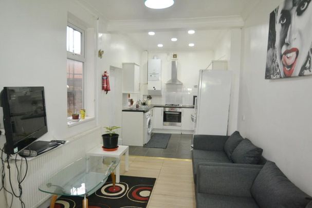 5 bedroom terraced house to rent - Photo 1