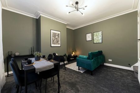 2 Bed Terraced House, Harold View, LS6 - Photo 2