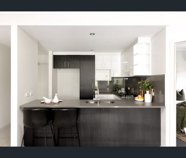 Spacious Two-Bedroom Apartment Close to Nundah Village - Photo 6