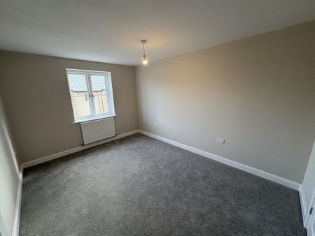 3 bedroom semi-detached house to rent - Photo 3