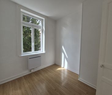 Location Appartement 3 pièces 55m² VILLENEUVE D ASCQ 59491 - Photo 4