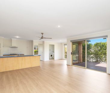 FRESHLY UPDATED FOUR-BEDROOM FAMILY HOME - Photo 6