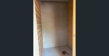 FRESHLY PAINTED - HUGE L SHAPE BALCONY - Photo 3