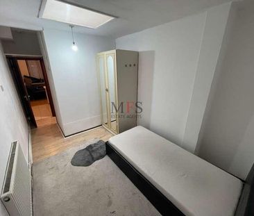 The Glen, Southall, UB2 - Photo 3