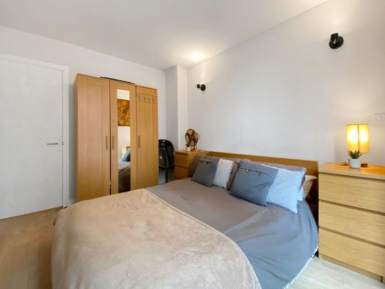 3 bedroom flat to rent - Photo 1
