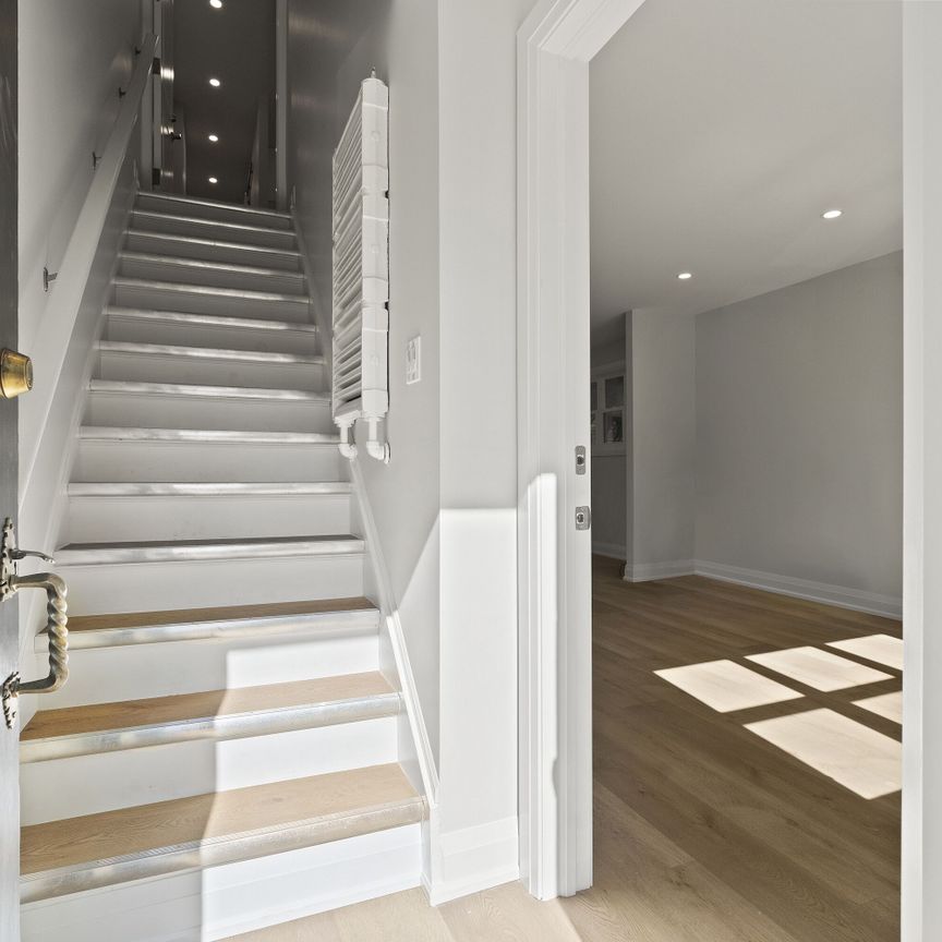 For Lease - 30 Strathgowan Avenue Unit# Upper, Toronto, Ontario - Photo 1