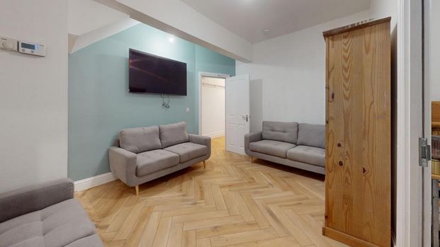 9 bedroom house to rent - Photo 1