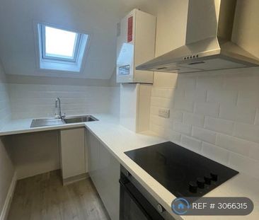 Studio to rent - Photo 3