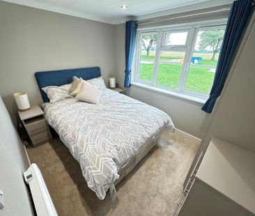 2 bedroom park home to rent - Photo 3