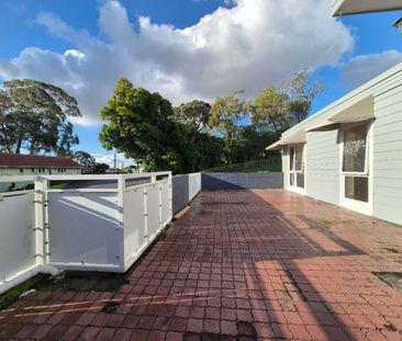 Three Bedrooms, Mt Wellington - Photo 2