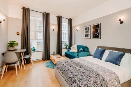 Studio Apartment - Photo 2