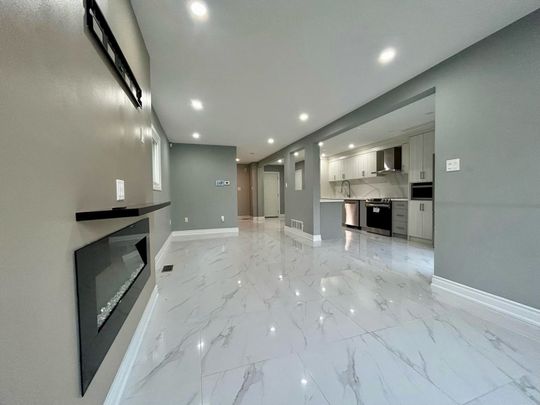 For Lease - 1176 Beaver Valley Crescent, Oshawa, Ontario - Photo 1