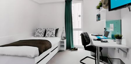 2 Bed Apartment - Photo 3