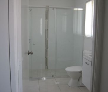 PET FRIENDLY! NEAR NORTH LAKES! - Photo 3