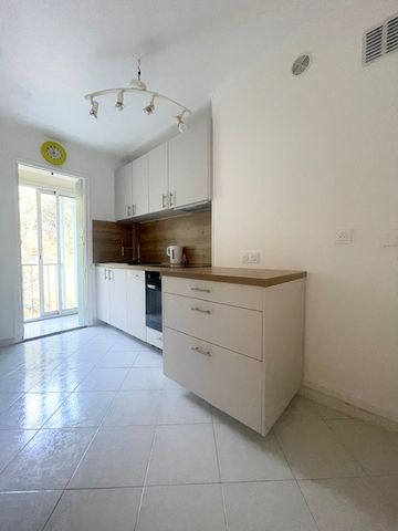 Location Appartement 2 pièces 47m² SAN MARTINO DI LOTA 20200 - Photo 3