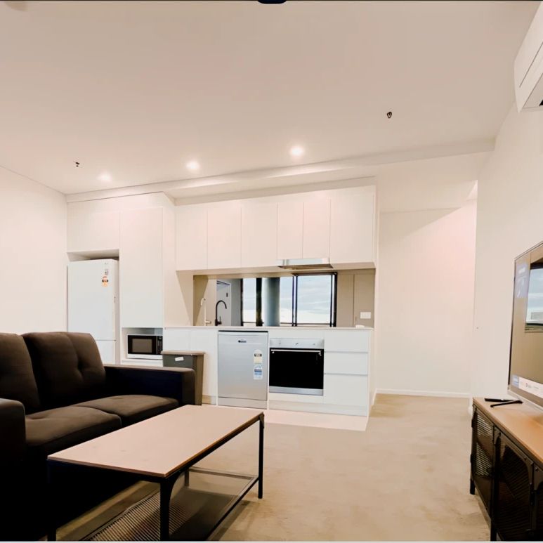 2 bed 2 bath- master room - Photo 1