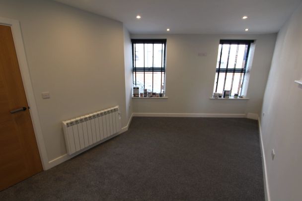 Broomspring Lane, Sheffield, S10 - Photo 1