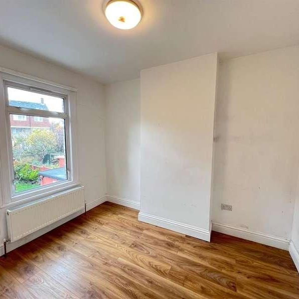 Felixstowe Road, London, N9 - Photo 1