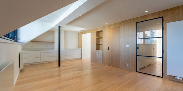 Appartement te huur in Elsene voor € 3.400 met 4 slaapkamers - Photo 1