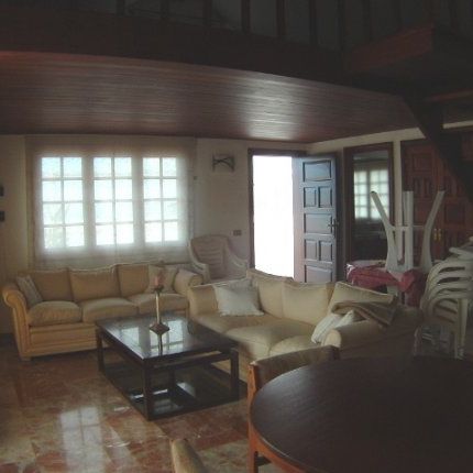 Se alquila por temporadas, fantástico ático abuhardillado en zona inmejorable - Photo 1