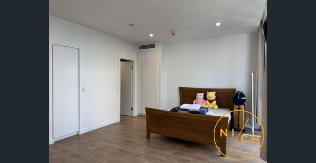 Brand New Modern Studio One Bedroom Apartment in CBD - Photo 1