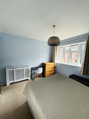 Room in a Shared Flat, Stunning Double Room In South Kensin, SW3 - Photo 1