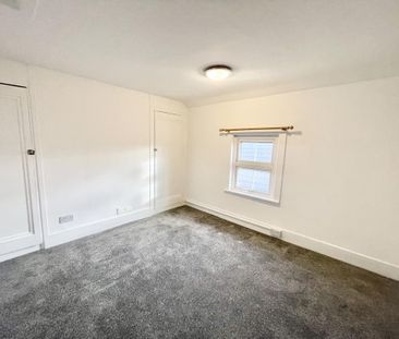 2 bedroom maisonette to rent - Photo 2