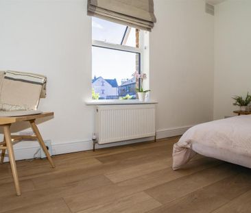 2 bedroom end of terrace house to rent - Photo 4