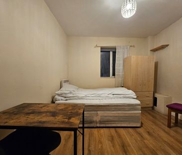 Studio Flat, Harrow Road, HA9 - Photo 4