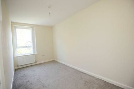 3 Bedroom - Photo 4