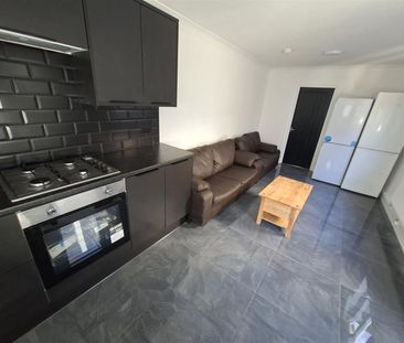 Malefant Street, Cardiff - Photo 1