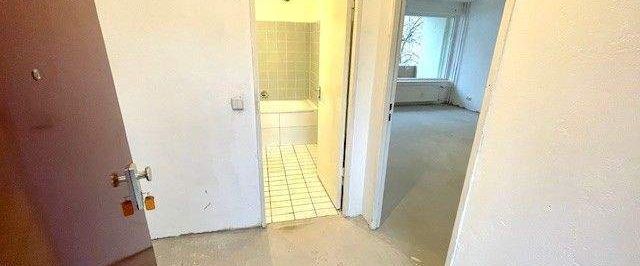 Für Renovierungsfreudig - Kompakte 1-Zimmer Wohnung mit Balkon! - Foto 1