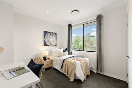 Refurbished and generous family living - Photo 4