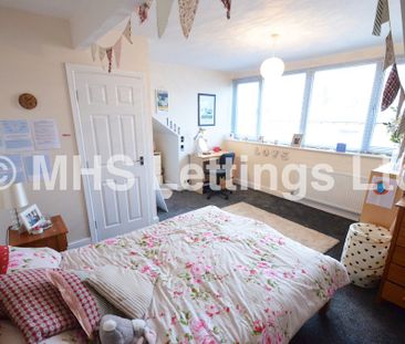 3 Bedroom Mid Terraced House for rent in Graham Grove - Photo 3