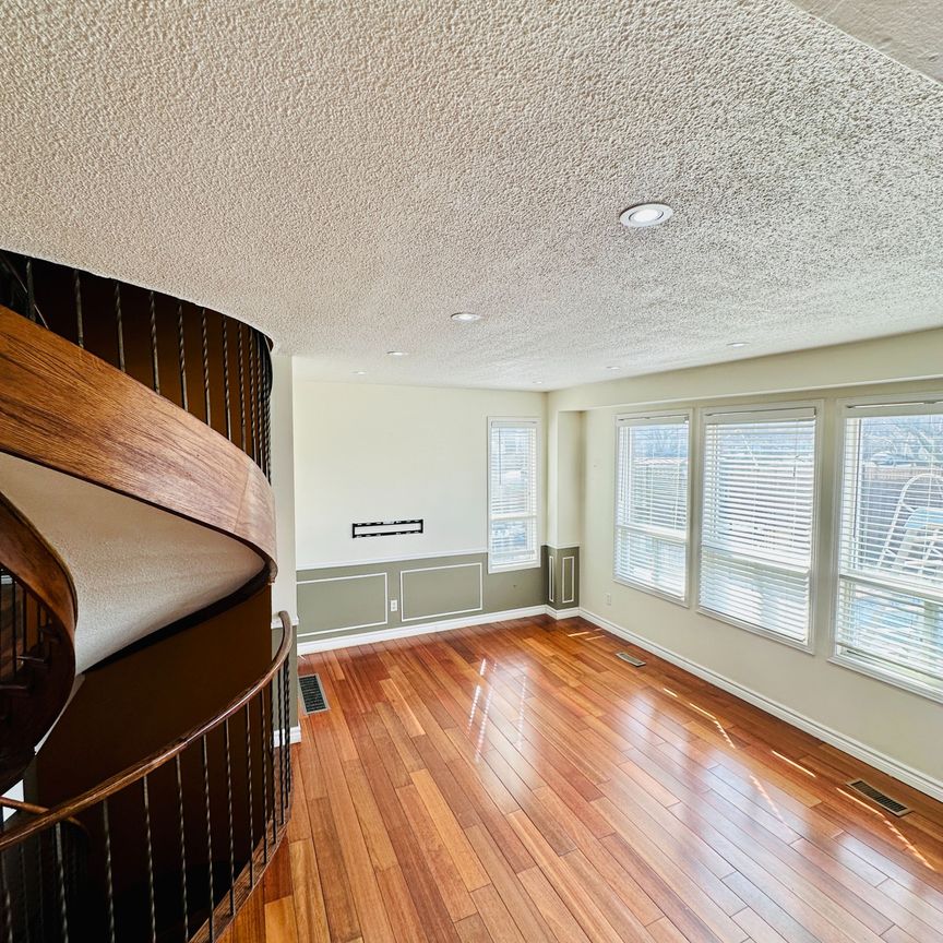 For Lease - 52 MOFFATT Avenue, Brampton, Ontario - Photo 1