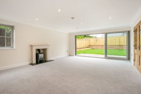 4 bedroom detached house to rent - Photo 3