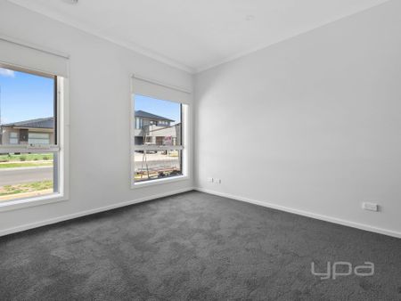 34 Shelterbelt Avenue, Weir Views - Photo 2