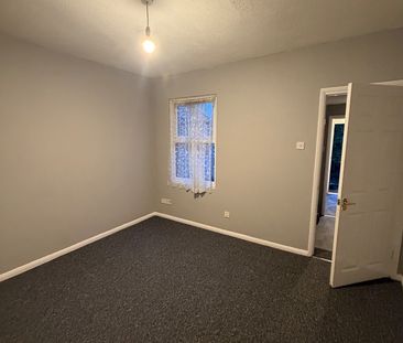 1 Bed Flat, Castle Street, LU1 - Photo 4