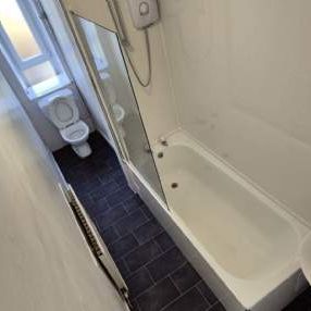 2 bedroom property to rent in Glasgow - Photo 1