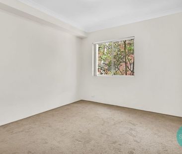MODERN 2-BEDROOM GROUND FLOOR UNIT WITH SPACIOUS ENTERTAINER'S BALCONY - Photo 5
