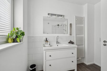 Freistehendes und effizientes Einfamilienhaus in hochwertiger Ausstattung auf großzügigem Grundstück - Photo 2