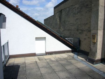Ihre Büroräumlichkeiten in einem 5-Zimmer-Haus, nähe Zentrum Riehen Dorf - Photo 3
