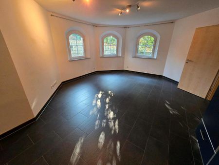 Zu Vermieten: 2-Zimmer Souterrainwohnung in Bickenbach - Photo 2